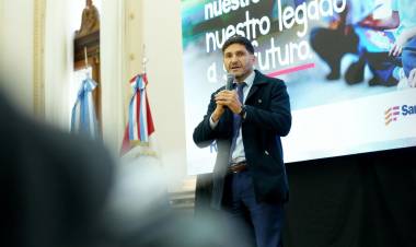 El Plan Raíz mejoró un 22,6 % la lectura de los chicos: “Estamos construyendo el camino correcto”, marcó Pullaro
