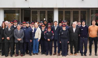 Pullaro en el Día del Bombero Voluntario: “Sentimos orgullo por ustedes y por eso invertimos para que sean los más preparados y equipados de la Argentina”