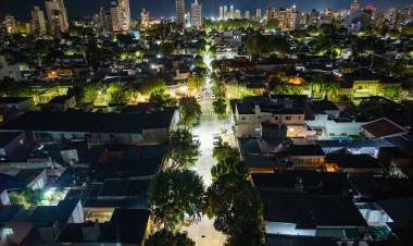 La Municipalidad ya renovó casi 2.300 luminarias led y el cronograma continúa en 13 vecinales