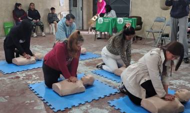 Más de 400 vecinos se capacitaron en RCP y Primeros Auxilios en las vecinales de la ciudad