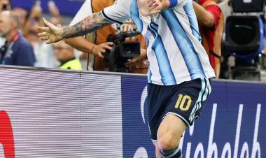 Julián Álvarez elogió a Messi: “Es el mejor de la historia, lo disfrutamos todos los días”