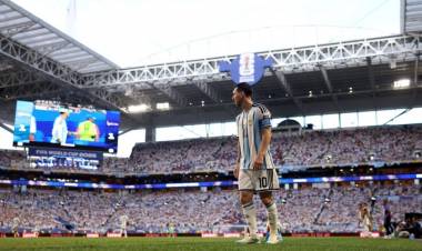 El enojo de Lionel Messi al término de la clasificación ante Cabo Verde
