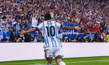 Por qué la Selección argentina usa brazalete negro en el partido ante Suiza