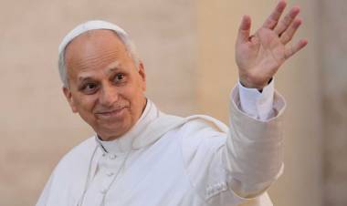 El gobernador Pullaro invitó oficialmente al papa León XIV a visitar Rosario