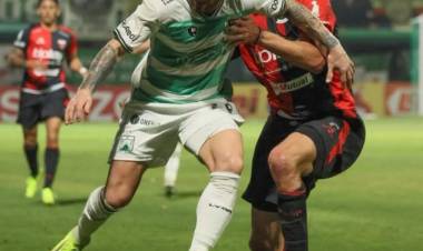 Colón no estuvo a la altura, Ferro lo superó de principio a fin y ve de nuevo la cima muy lejos