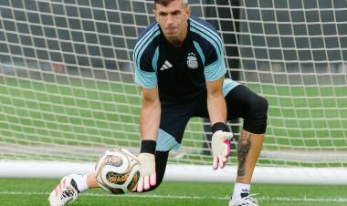 La Selección argentina entrenó bajo la lluvia, mientras que España canceló la práctica