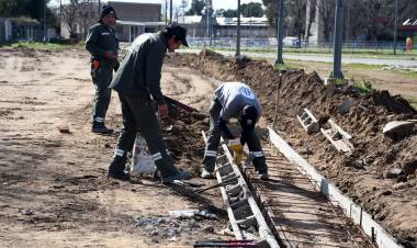 El Municipio avanza en la apertura y nivelación de calle Urquiza para integrar el barrio Centenario