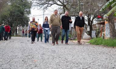 Se realizaron más de cien cuadras de estabilizado pétreo en Nuevo Horizonte y Entrada Norte