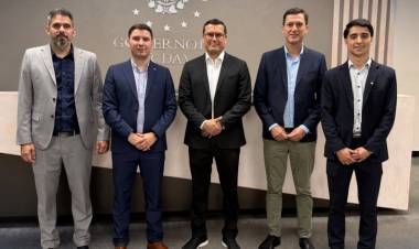 Juan Argañaraz profundizó el modelo de telemedicina de El Salvador para fortalecer su proyecto “Medicina Digital Santa Fe 360”