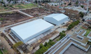 Juegos Suramericanos 2026: el Centro Acuático de Rosario ya luce sus piletas con agua a al espera de los competidores