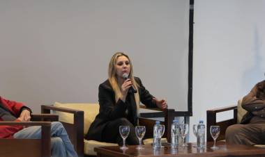 Marilín Sacnun llevó adelante el primer encuentro del Modelo Santafesino en el departamento La Capital 