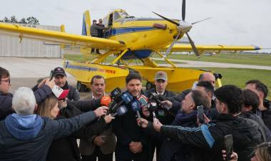 Pullaro: “Hoy le podemos decir a los santafesinos que tenemos una flota aérea preparada para combatir incendios”