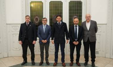 Pullaro llevó a la UIA el modelo productivo de Santa Fe y planteó una agenda común para ganar competitividad