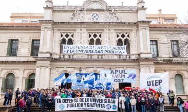 Abrazo simbólico a la UNL por el cumplimiento de la Ley de Financiamiento