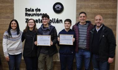El Concejo distinguió a jóvenes estudiantes que representaron a Santa Fe en olimpíadas de matemática