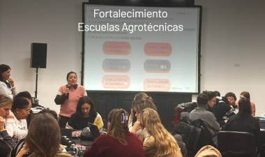 Más de 150 docentes participaron de una nueva jornada presencial del programa Modo Secundaria