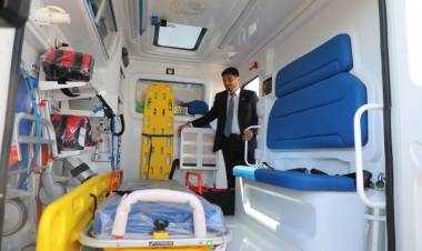 El gobierno de Pullaro avanza con la compra de 103 ambulancias y consolida una renovación histórica del sistema de emergencias
