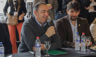 Comenzó en Santa Fe y Paraná el 32° Encuentro de Municipios Turísticos