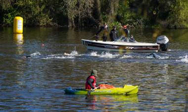 El Mundial Juvenil de Aguas Abiertas pone a prueba al lago del Parque del Sur antes de los Juegos Suramericanos