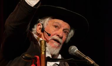 Orlando Vera Cruz brilló en el Teatro Municipal