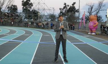 Juegos Suramericanos: Pullaro inauguró la pista de atletismo más moderna de la Argentina