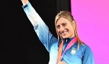 María Luz Casadevall medalla de plata en levantamiento de pesas en los Suramericanos 2026