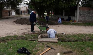 Poletti supervisó las tareas del Plan de Zanjeo en barrio San Martín y El Tránsito