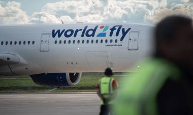 Con el vuelo Rosario-Madrid la provincia recuperó la conexión aérea directa con Europa: “Hoy llegamos al mundo de manera ágil, rápida y económica”, afirmó Pullaro
