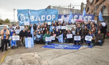 SADOP Rosario y AMSAFE se movilizaron al Ministerio de Educación para reclamar por los cargos y las condiciones de las escuelas