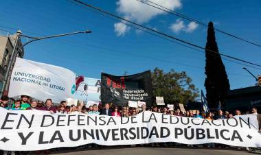 Santa Fe se movilizó en defensa de la universidad pública