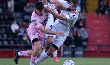Rasmussen, con bronca tras el empate de Colón: "Queríamos los tres puntos"