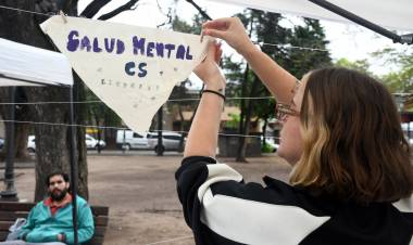Mes de la Salud Mental: se realizó una feria abierta en la Plaza Pueyrredón