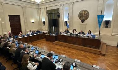El Consejo Superior de la UNL aprobó la renovación de las tres carreras de grado de la FCE