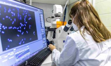 Visita al Centro de Medicina Comparada, en Esperanza