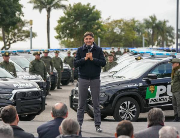 Pullaro destacó la inversión en seguridad para la baja del delito: “Una policía equipada responde mejor y más rápido”