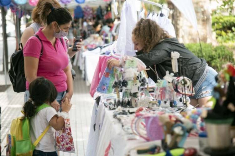 «Vuelta a Clases»: se viene la segunda feria especial en plaza Sarmiento