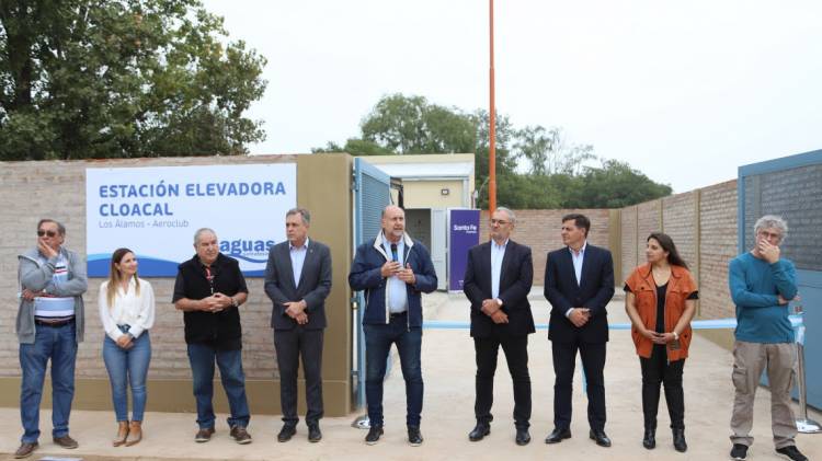 Perotti encabezó la inauguración de la estación elevadora de residuos cloacales en el barrio Villa Aeroclub de Rafaela