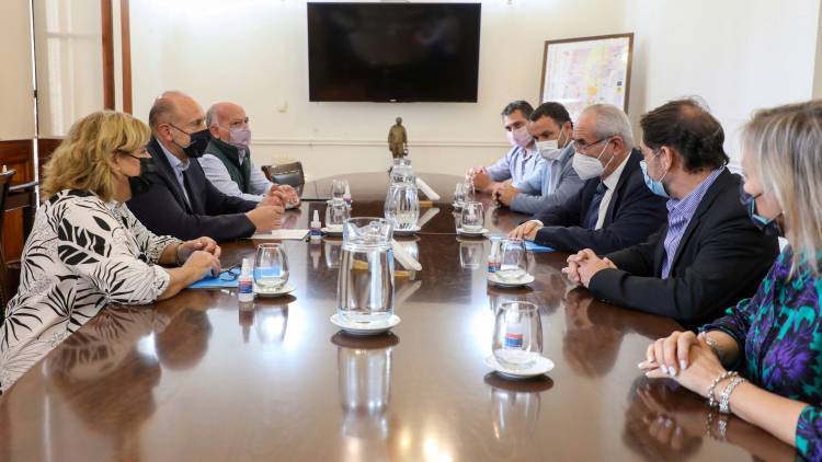 El gobernador Omar Perotti recibió al presidente del Incucai, Carlos Soratti
