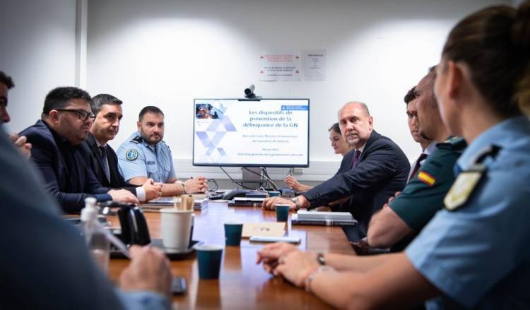 Perotti mantuvo reuniones de trabajo sobre seguridad y financiamiento con instituciones francesas