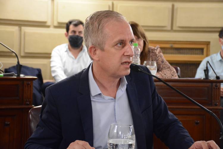 Rabbia solicitó la adhesión a la Ley de Derechos del Paciente