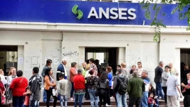El PRO presentó un proyecto de ley para que todos los planes sociales se conviertan en trabajo formal