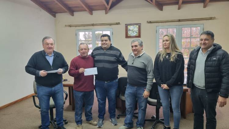 Visita y entrega de aportes del PFI a instituciones de  Villa Trinidad y San Guillermo