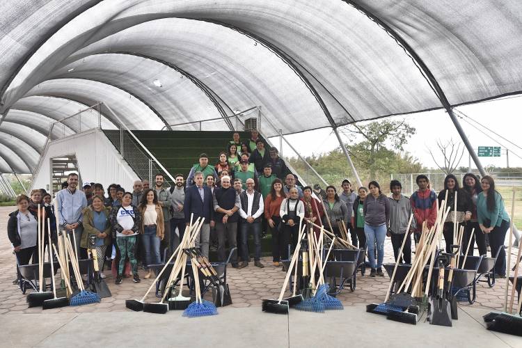 Banco de Herramientas: se completó la entrega de insumos a cuadrillas de higiene urbana