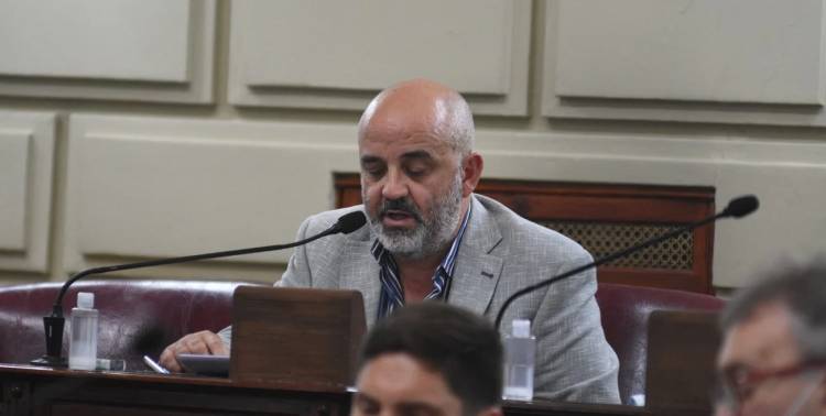 Palo Oliver propone la jerarquización de los fiscales y defensores adjuntos para adecuar la normativa a la verdadera función que cumplen