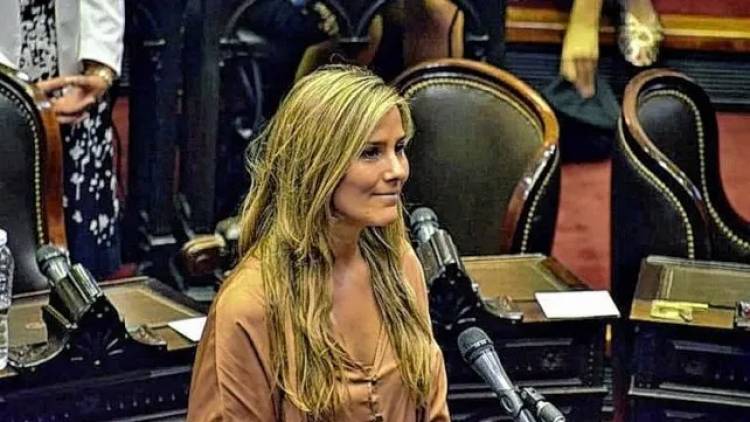 Ximena García propone que se exija saber RCP para obtener el carné de conducir