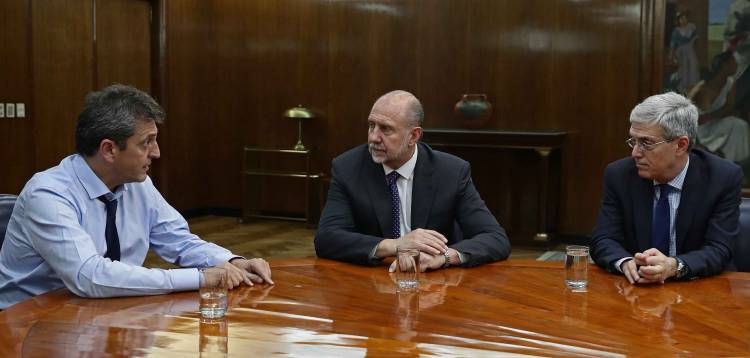 Omar Perotti y Sergio Massa mantuvieron una extensa reunión de trabajo en Buenos Aires