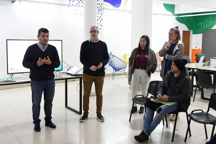 La Municipalidad asesora a emprendedores para el Programa de Empleo Independiente