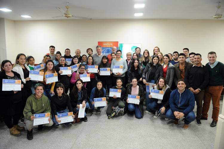 Conserjes y recepcionistas: 40 personas completaron la capacitación laboral