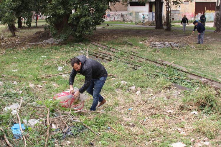 La Municipalidad participó de una jornada ambiental en Belgrano y la vía