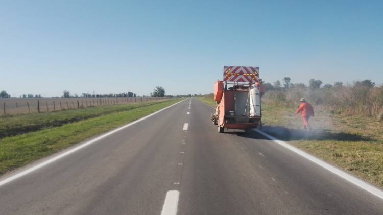 Continúa la demarcción de la ruta 11 entre Sauce Viejo y Barrancas